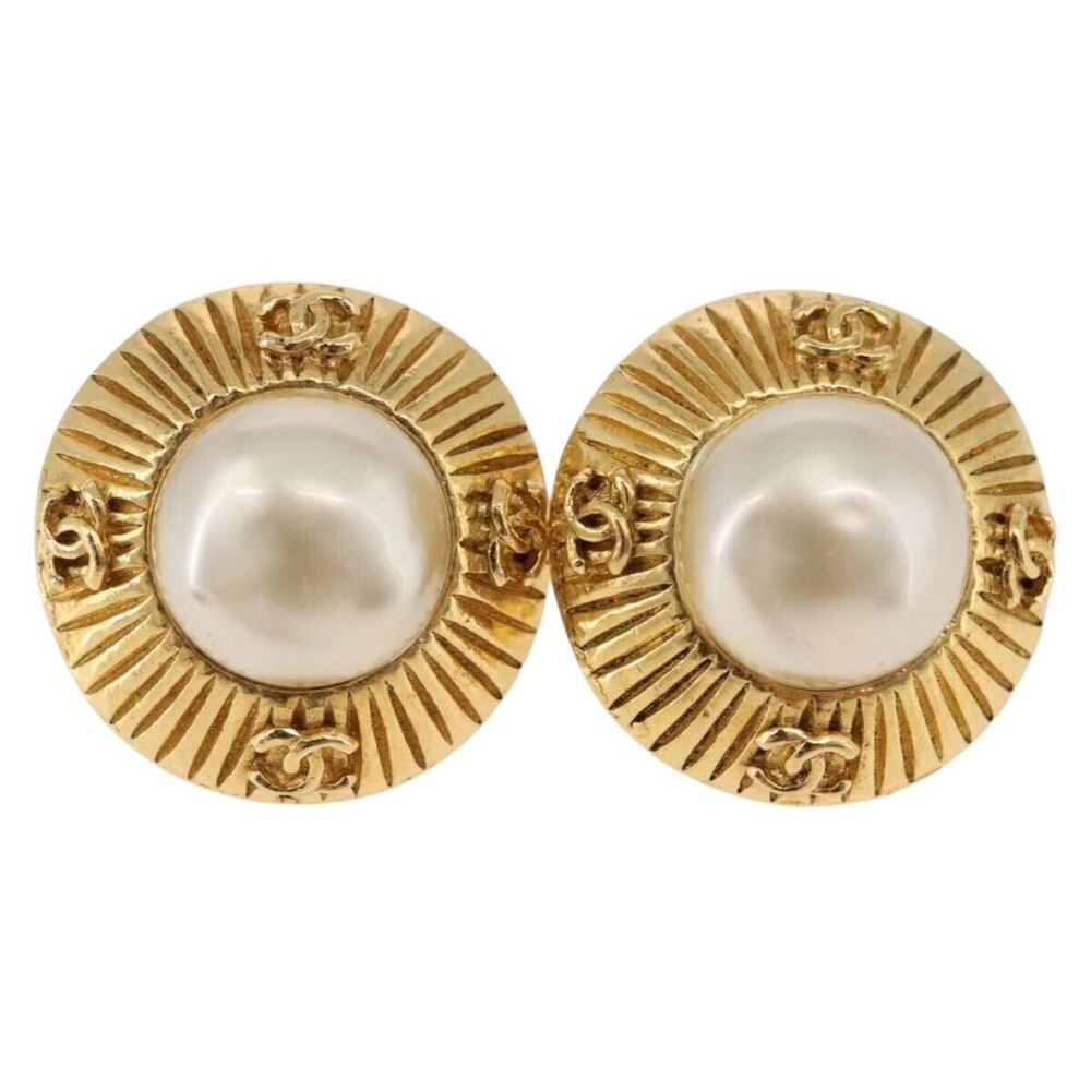 Chanel Vintage Round CC Clip-On Metal with Faux Pearl